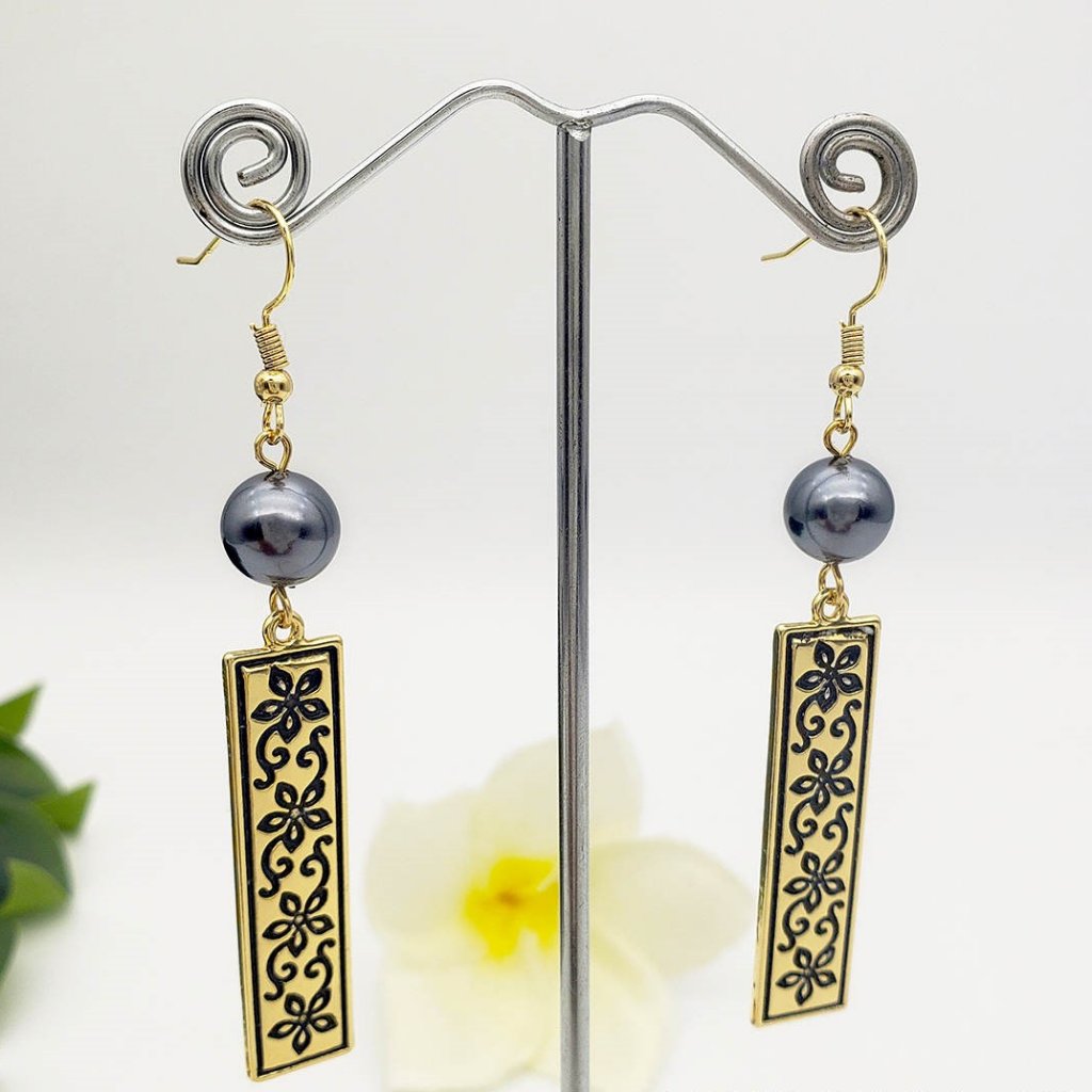 Plumeria Border Pearl Earrings